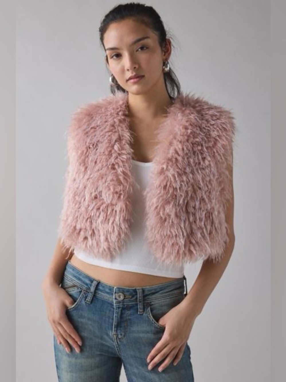 NWT Urban Outfitters Azalea Wang Camille Cropped Blush Faux Fur Vest Small